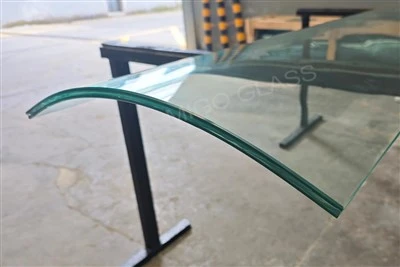 Gebogen gehard gelaagd glas