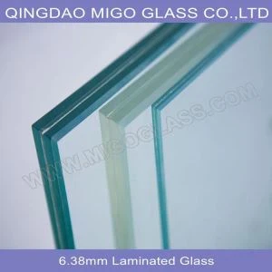 Balustrade van gelaagd glas
